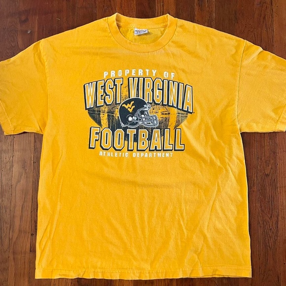 Vintage West Virginia University WVU Football Collegiate Graphic T-shirt - Picture 2 of 4